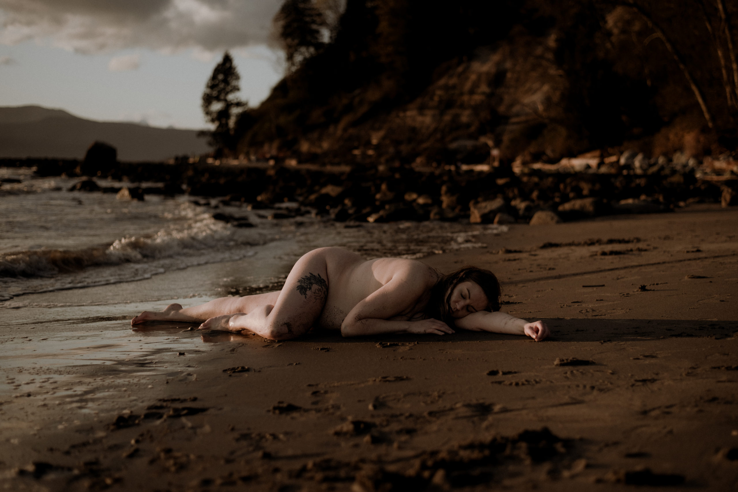 plus size girl nude at wreck beach